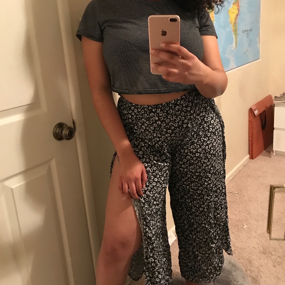 URBAN OUTFITTERS CULOTTE SLIT PANTS